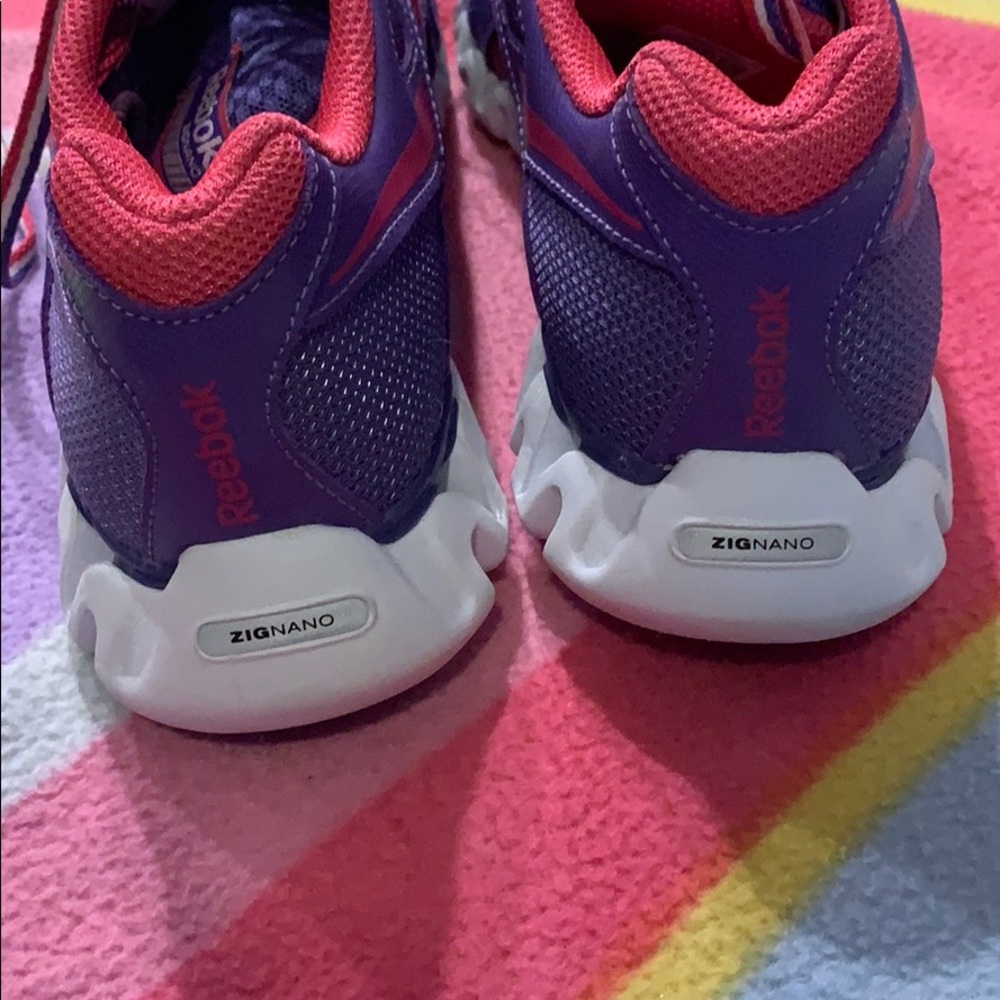 Never Worn Reebok - Picture 5 of 6